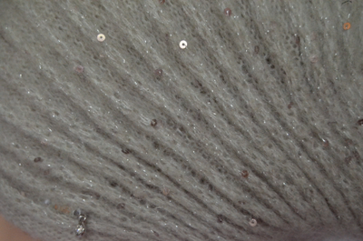 Ассиметричные рельефные полосы на вязаном берете Vizio Италия фото