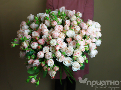 Букет цветов на 8 марта № 715