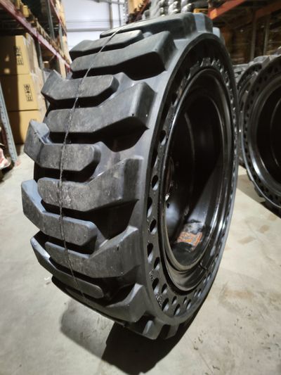 Шина 33X12-20 IST с диском для мини погрузчиков