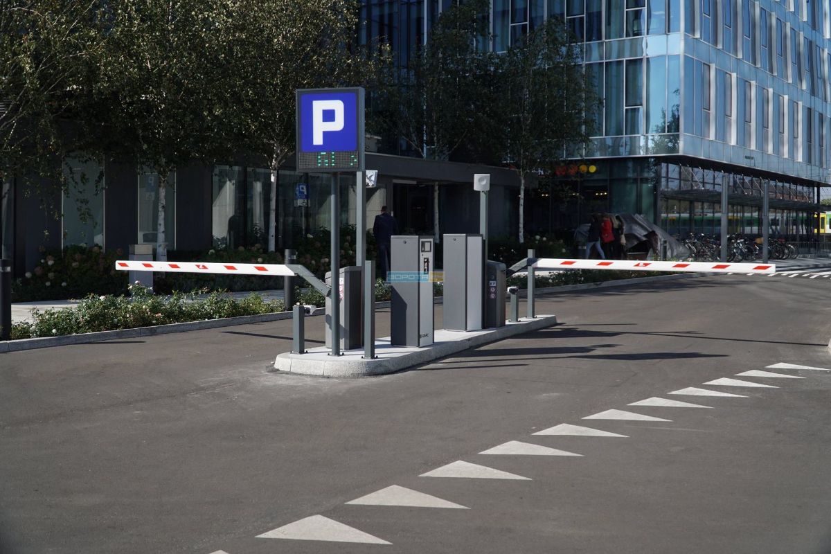 установка пропускного оборудования - купить современный шлагбаум