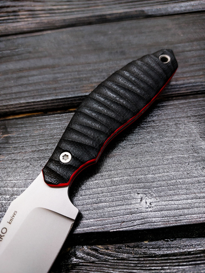 нож БЕЛКА сталь AUS10, рукоять G10, цвет  ЧЕРНО-КРАСНЫЙ