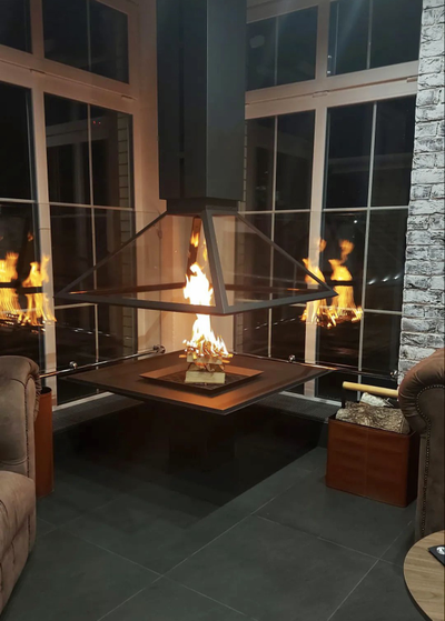 Камин  HOT центральный с подъемным стеклянным куполом