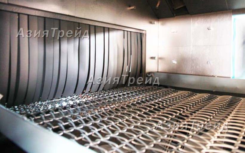 Вид загрузочного окна дробемета с сетчатым конвейером