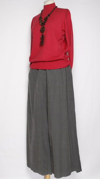 Брюки вельветовые"Палаццо защипы пояс" графит до 54