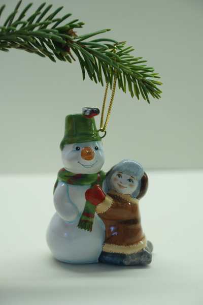 Веселый снеговик