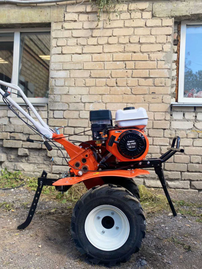 Мотоблок бензиновый Gramex BK-700 , колеса: 4*8, 63,5 кг, 7 лс, бак 3,6л/0,6л, глубина обработки 150-300 мм