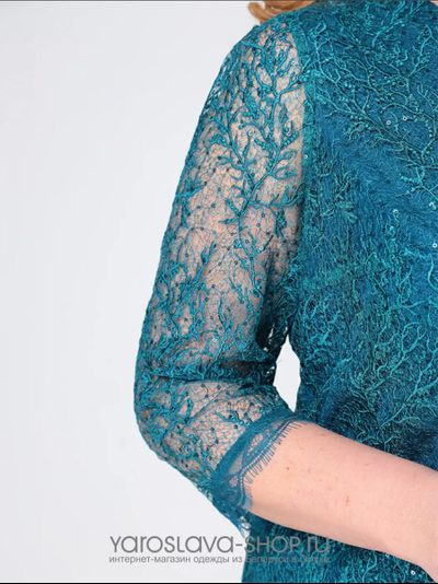 Нарядное кружевное платье бирюзового цвета  с пайетками