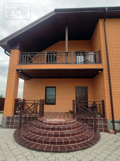 Л4/1. Уличное ограждение из массива Лиственницы под водной эмалью