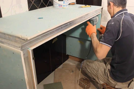 Изготовление облицованной столешницы под раковину (минимум 10 часов, количество временных затрат корректируется на месте)