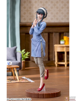 Фигурка Йор Форджер (Yor Forger Season 1 Group 2 ED Ishou ver.)