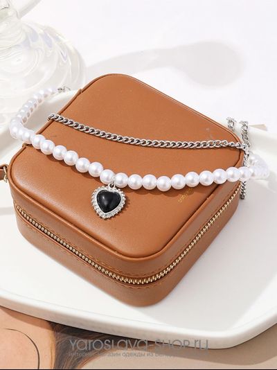 Ожерелье жемчужное с цепью под серебро с подвеской черное сердце