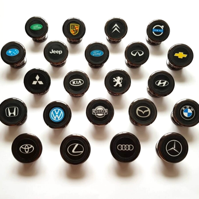 Магнитный держатель для телефона в машину INFINITI