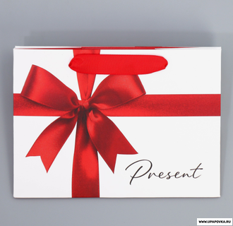 Пакет подарочный с широким дном «Подарок» 20 × 14 × 13,2 см