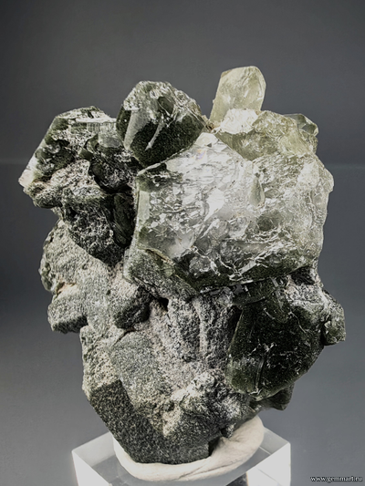 Горный хрусталь с включениями хлорита. Северная Осетия. 50*40*20мм