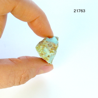 Бирюза натуральная (необработанная) Казахстан арт.21763: 4,9г - 20*15*14мм