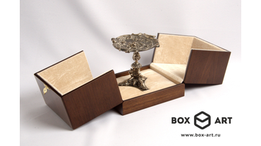 6066 Футляр деревянный, "Тюльпан", изготовлен со шпоном ореха. Отделка бархат. На заказ.