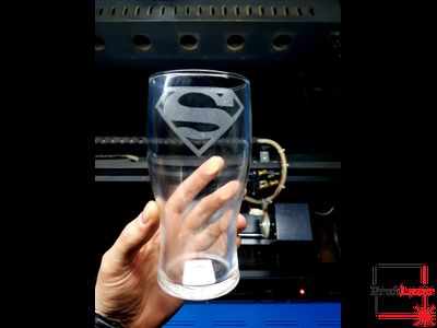 Пивной бокал "Супермен" лазерная гравировка