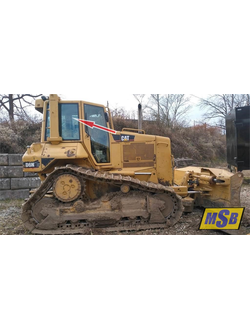 Стекло заднее правое на Caterpillar D6NXL