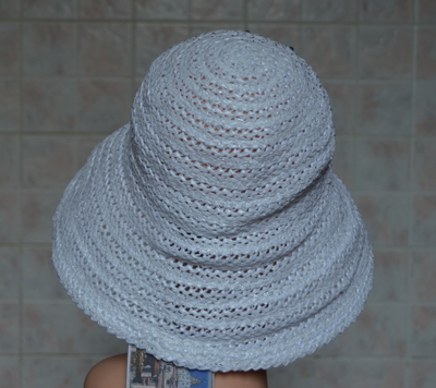 белая шляпа женская с кристаллами и камнями