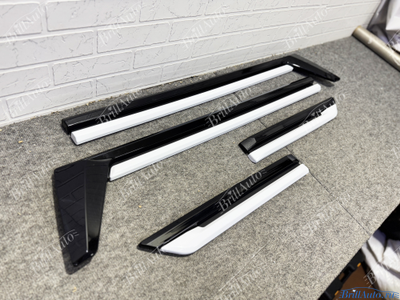 Молдинги Lexus LX600 LX500d на двери белые антихром