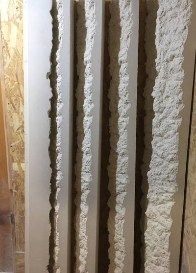 Гипсовый светильник в виде разлома в стене