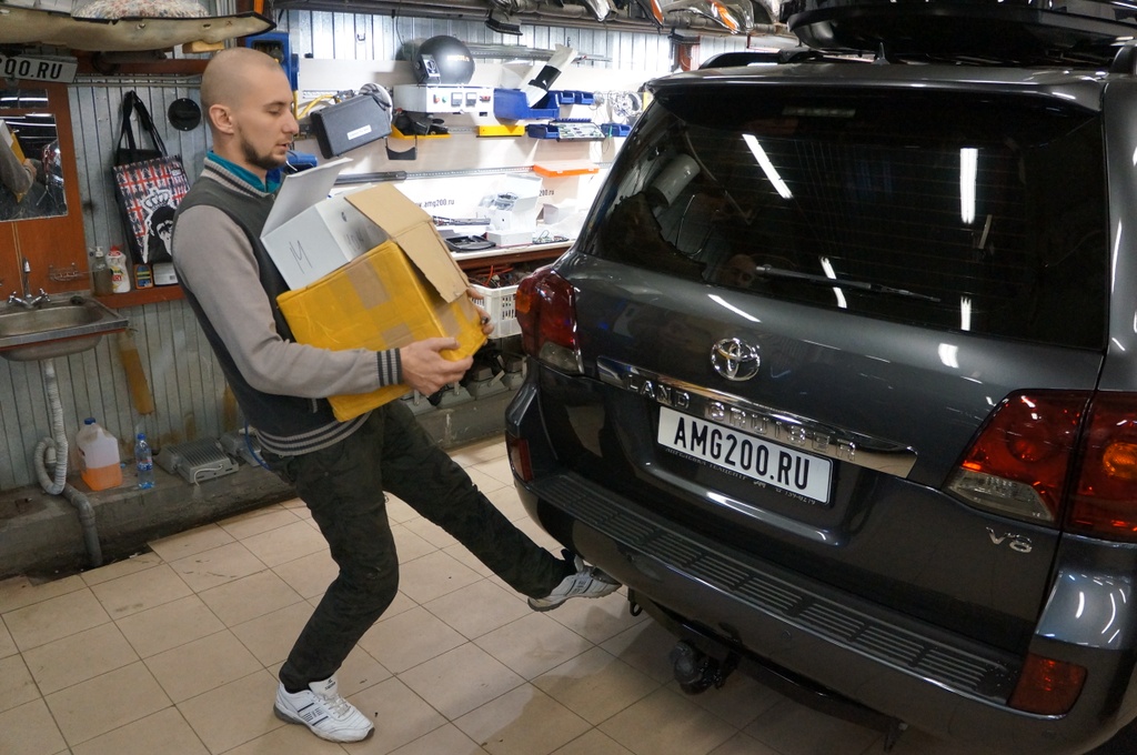 Beskontaktnoe Otkryvanie Dveri Bagazhnika Land Cruiser 200