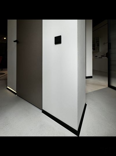 Плинтус Pro Design Corner L 584 Черный