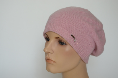 rozoviy-beret-iz-kashemira-vizio-italiya-9000-v