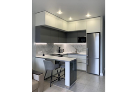 Кухня угловая с барной стойкой, 2000*2800мм. Материал фасадов ЛДСП. Срок изготовления от 15 рабочих дней. Цена на момент изготовления 98000 руб.