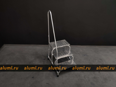 Монтажная подставка тип -1 3 ступени мобильная с поручнем