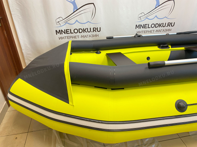 Моторная лодка Таймень NX 3800 НДНД PRO MAX фальшборт желтый/черный нос сбоку