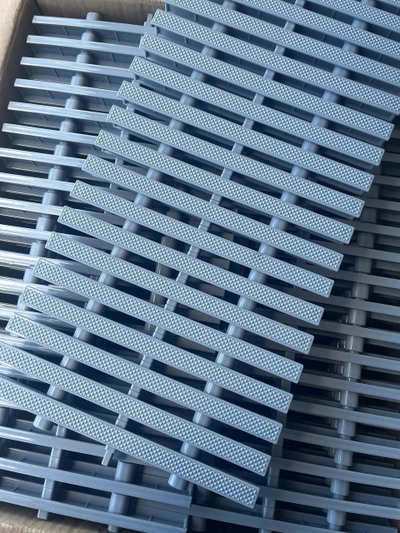 Переливная решетка для бассейна