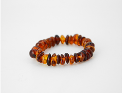 Браслет из обработанного медового янтаря
