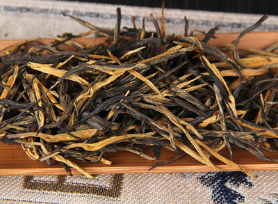 Лот 903, Красный чай