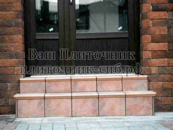 Облицовка фасада дома  и ступеней клинкерной плиткой.