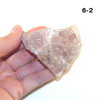 Розовый кварц натуральный (необработанный) №6-2: 122,7г - 66*54*39мм