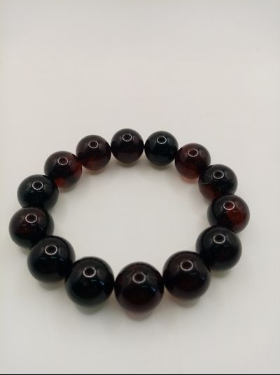 Браслет шары янтарь.