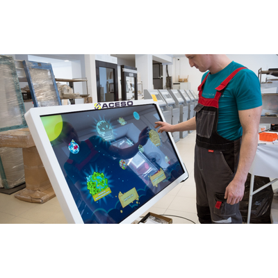 Интерактивная панель-стенд UTS Fly 43 или 55 дюймов