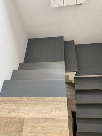 Лестница на металлокаркасе (ясень)