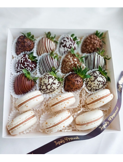 Бокс клубника+макарунс размер M