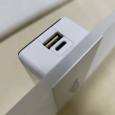 Светодиодный накладной светильник с датчиком движения Style White