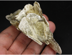 Мусковит, необработанный "дикий" образец, Бразилия (98*49*35 мм, 90 г) №36391