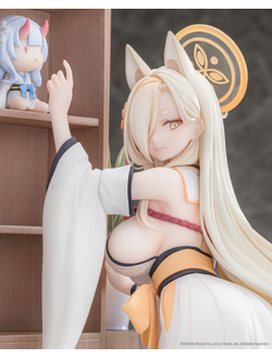 Фигурка 1/7 Куваками Кахо (Kuwakami Kaho Memorial Lobby Ver.)