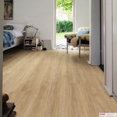 Декор ламината Haro Дуб Элеганза Пуро 541583 в интерьере комнаты
