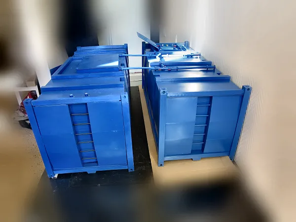 Две контейнерные заправочные станции подключенные друг к другу