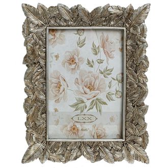 Фоторамка в классической раме с листьями, цвет состаренное золото.