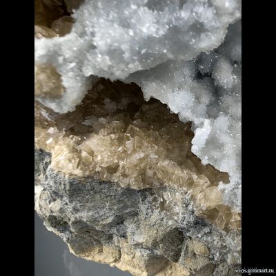 Целестин  и кальцит. Дагестан. Россия. 80*80*70мм