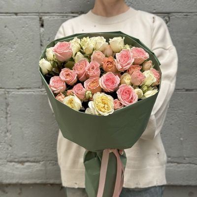 Розовый куст