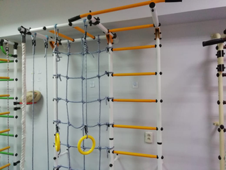 Шведская  стенка  Лайт  с  рукоходом  и сеткой