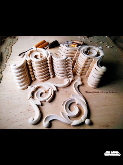 Резной уголок